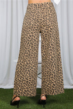 Stretchy Leopard Jeans
