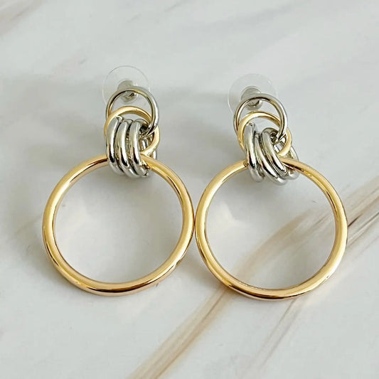 Knock on the Beauty Earrings