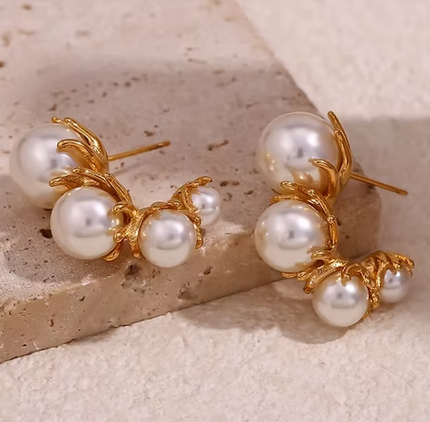 Gold Pearly Earrings