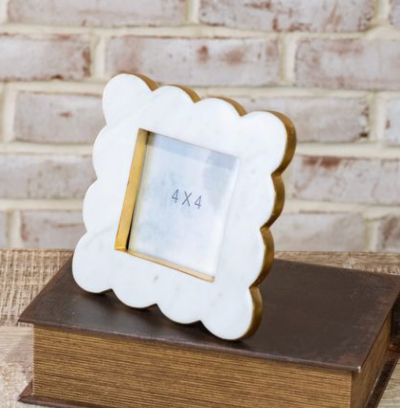 4x6 Marble Scalloped Frame