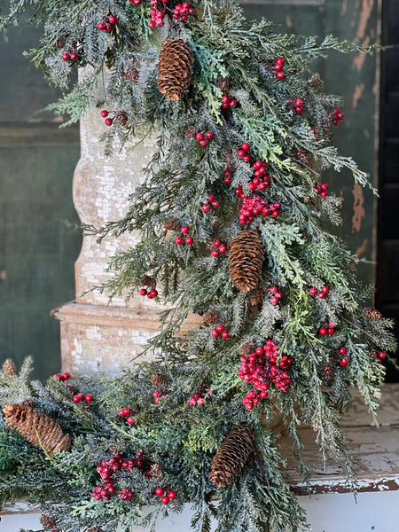 Divinity Berry Cedar Garland