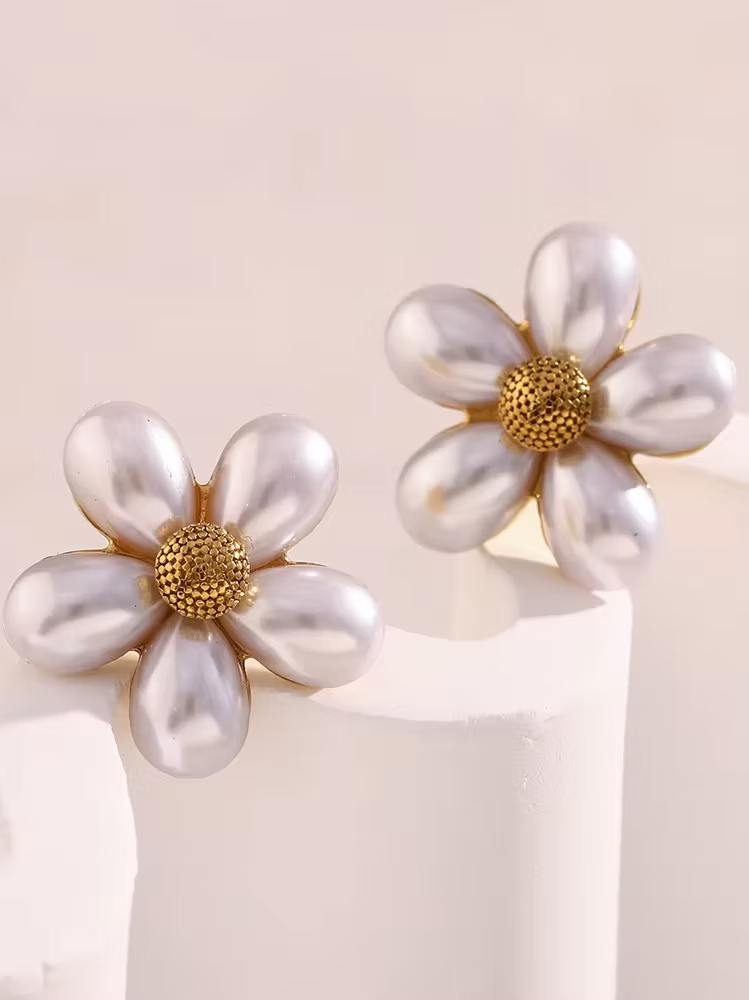Pearl Flower Stud Earrings